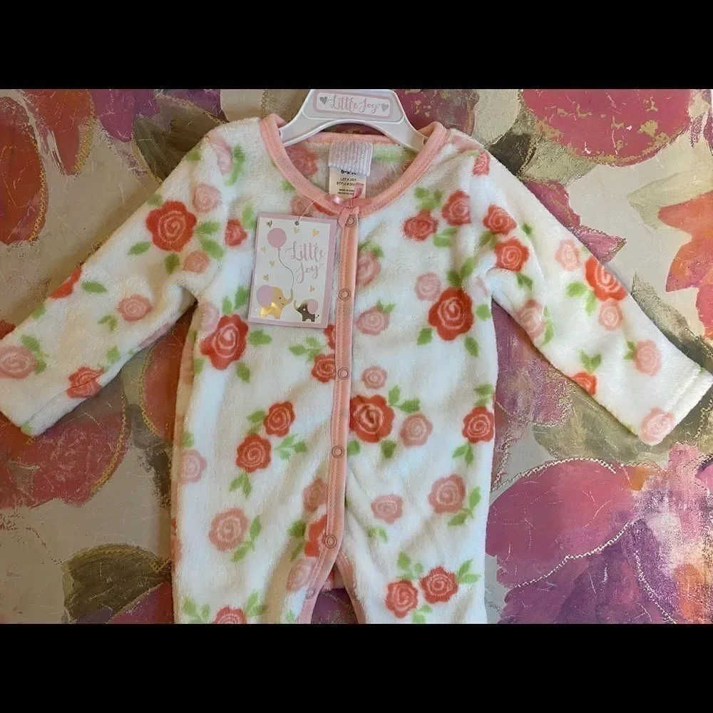 🛍Little joy Girls size 6-9 moths one piece floral Pijama